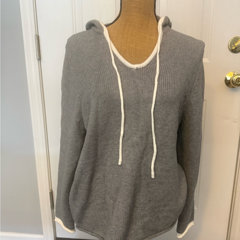 JOAN VASS NY missed gray hooded sweater with white trim, Size Large